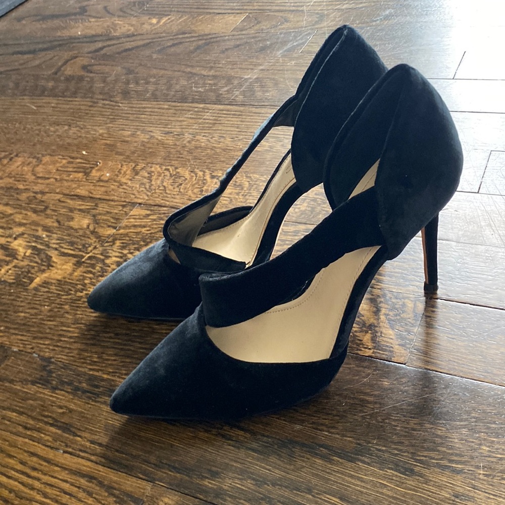 Vince Camuto imagine velvet heels